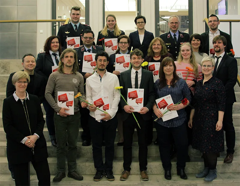 Gruppenbild der gemeinsam ausgebildeten Beraterinnen